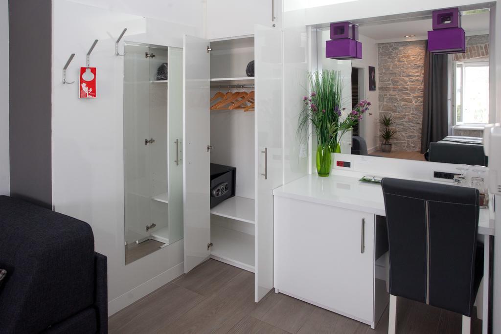 Authentic Luxury Rooms Split Exterior photo
