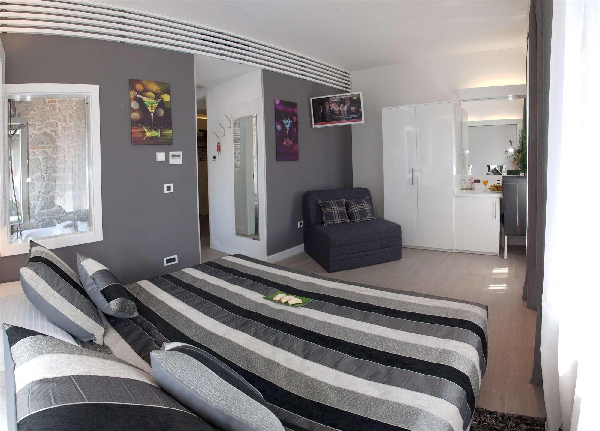 Authentic Luxury Rooms Split Exterior photo