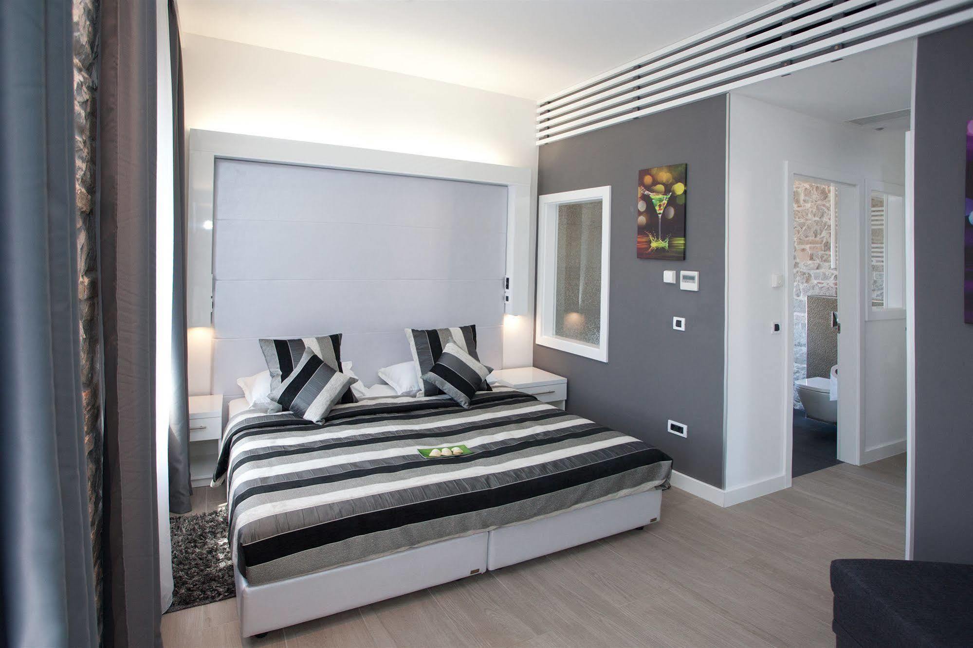 Authentic Luxury Rooms Split Exterior photo