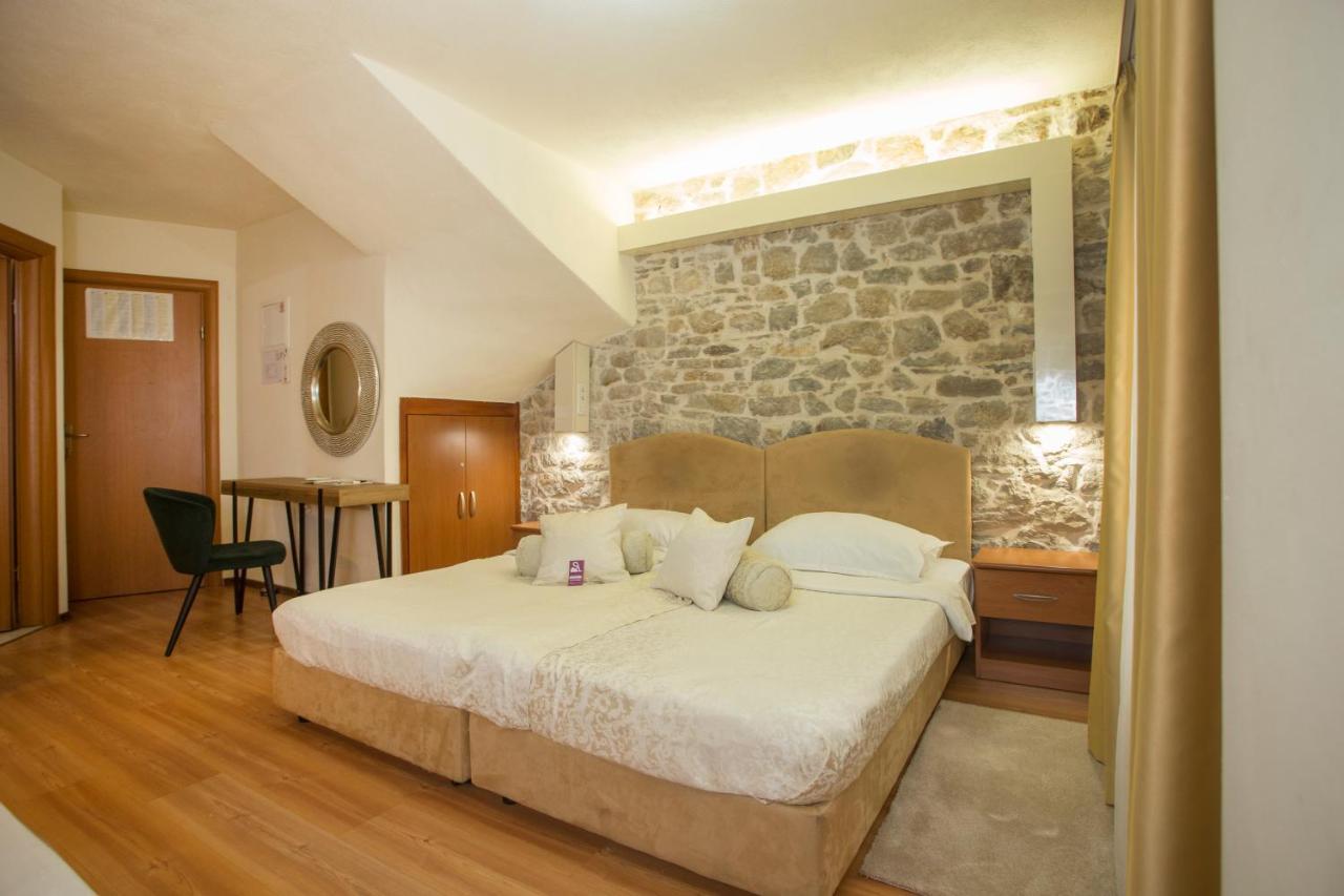 Authentic Luxury Rooms Split Exterior photo